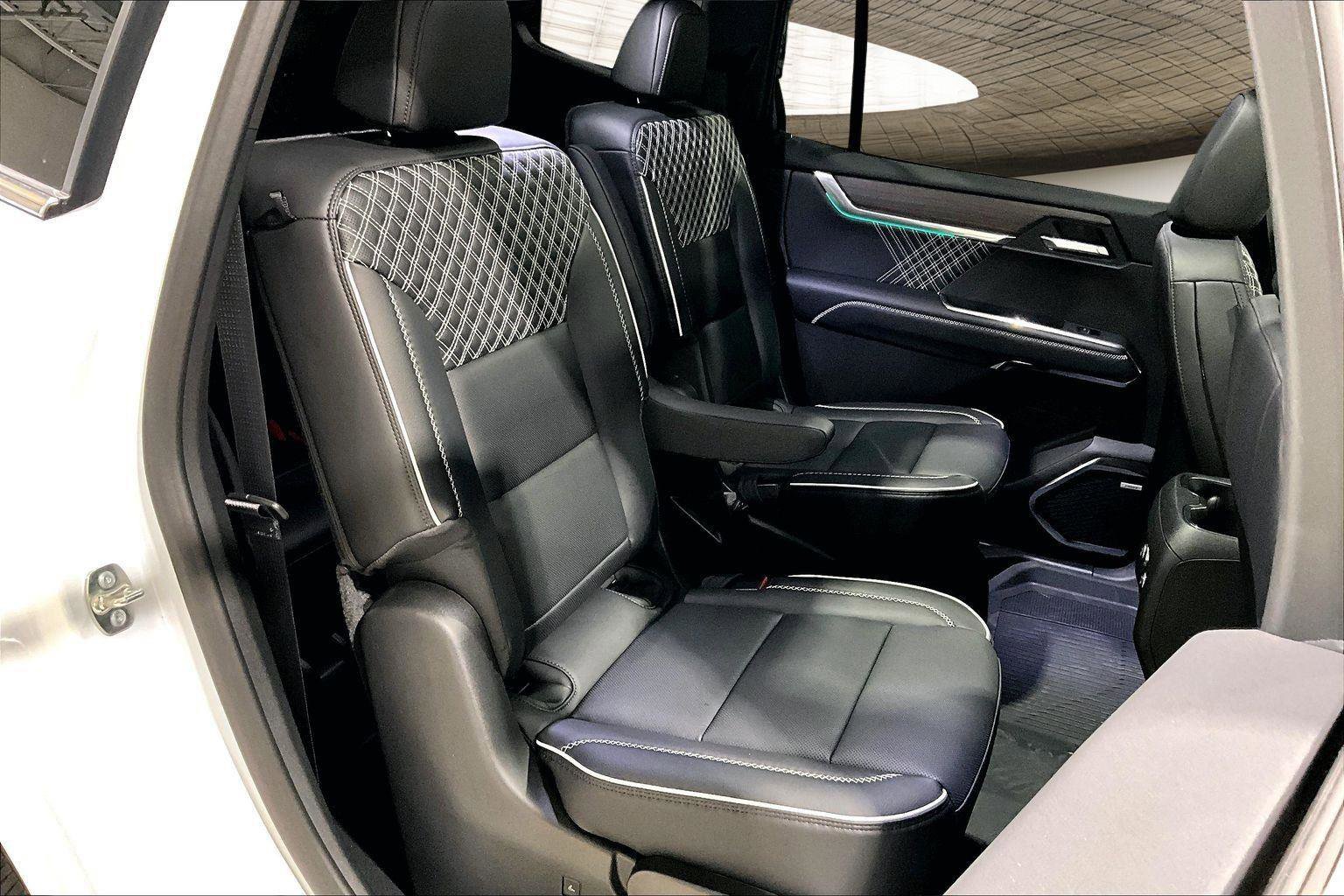 New 2026 GMC Acadia Denali w/ Super Cruise Package image 11