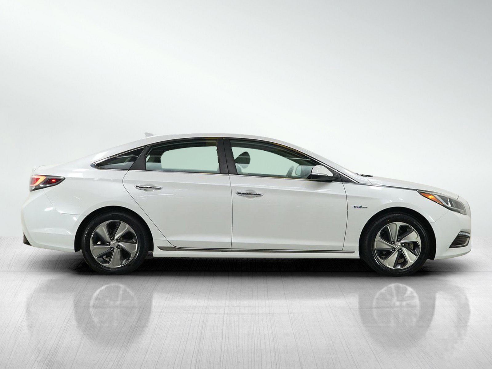 Used 2017 Hyundai Sonata Plug-In Hybrid FWD image 6