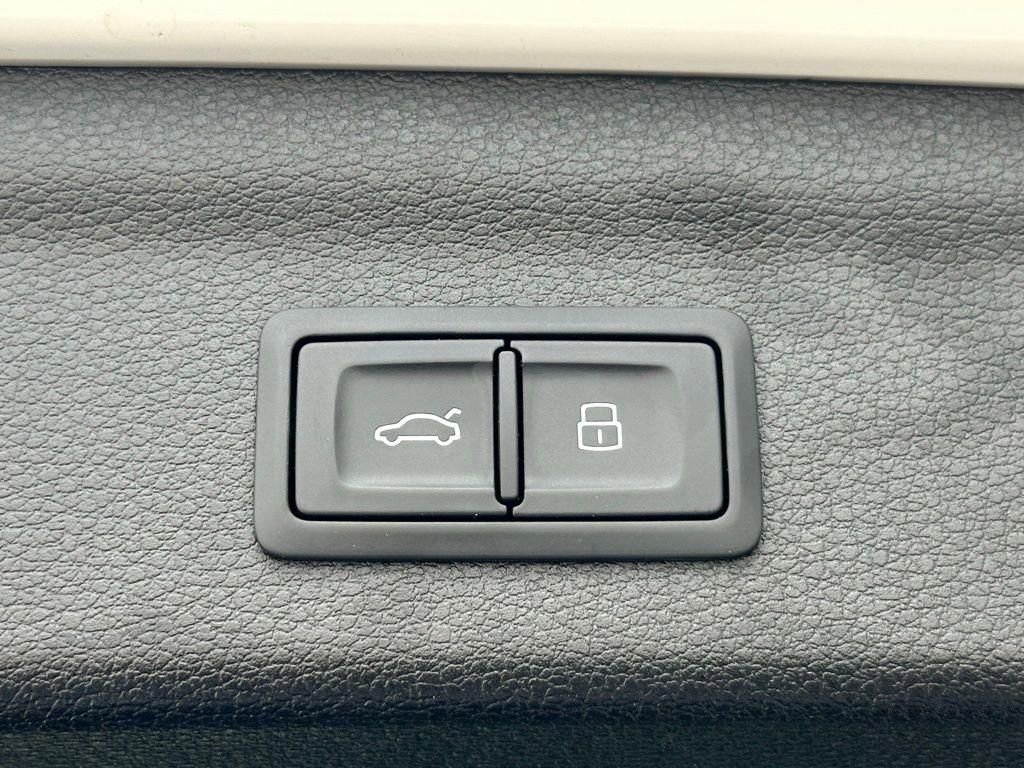 Used 2022 Audi Q3 2.0T Premium w/ Convenience Package image 19