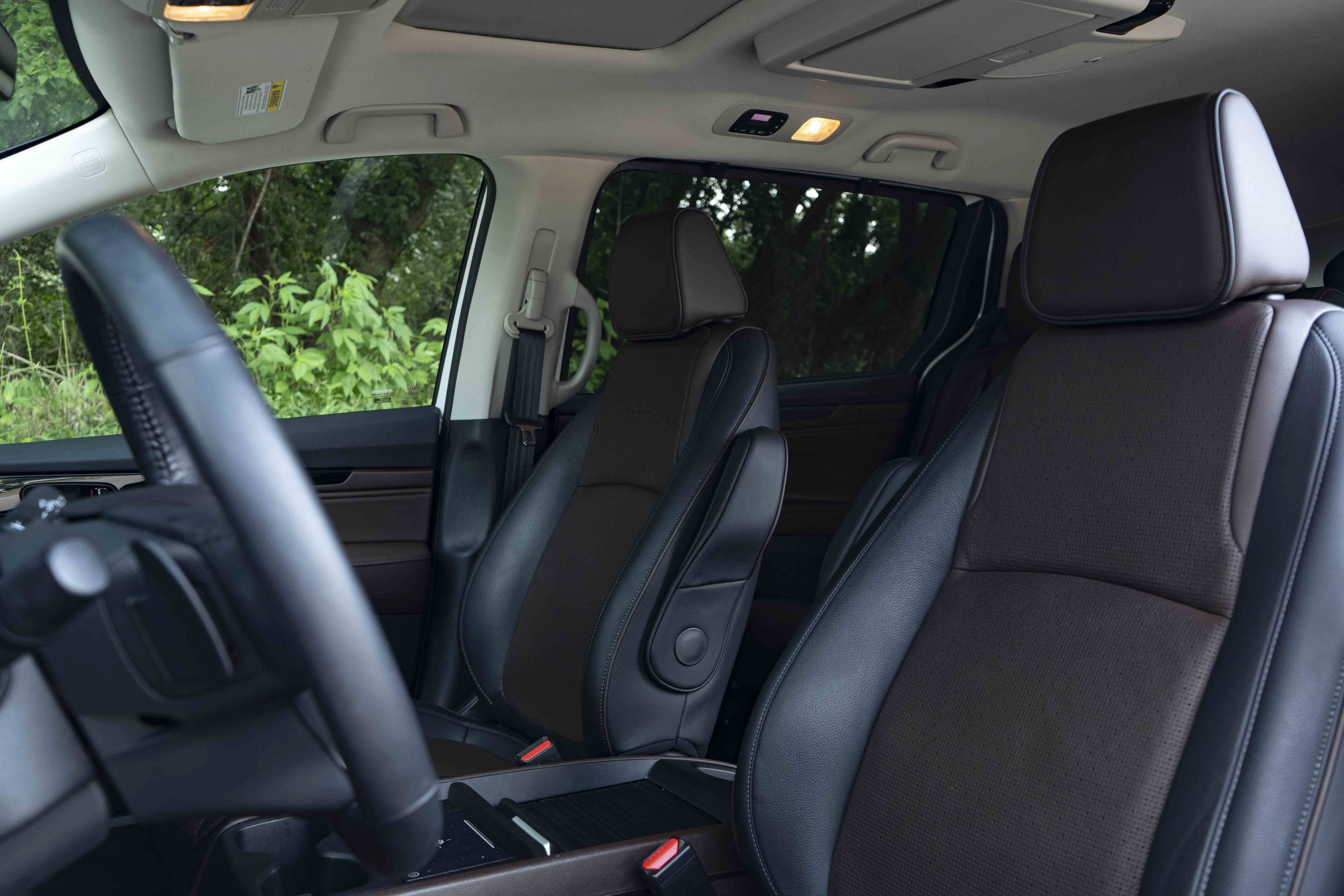 Certified 2025 Honda Odyssey Elite image 17