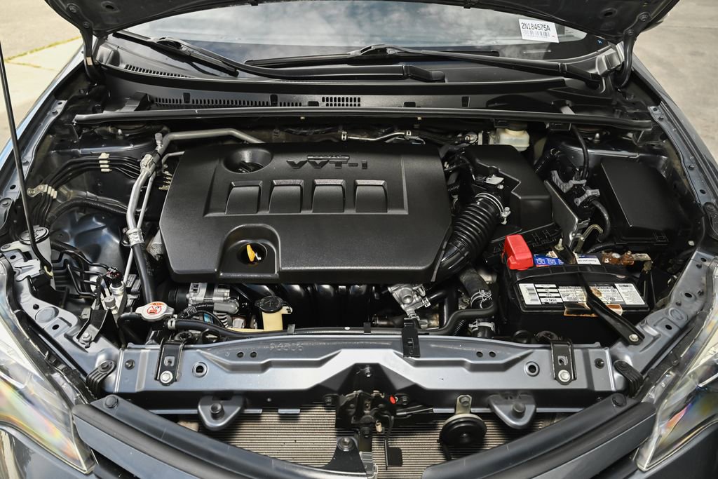 Used 2018 Toyota Corolla SE w/ Carpet Mat Package (TMS) FWD image 14