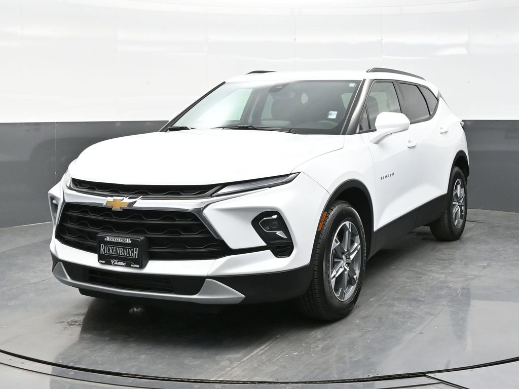 Used 2025 Chevrolet Blazer LT w/ Convenience Package image 2