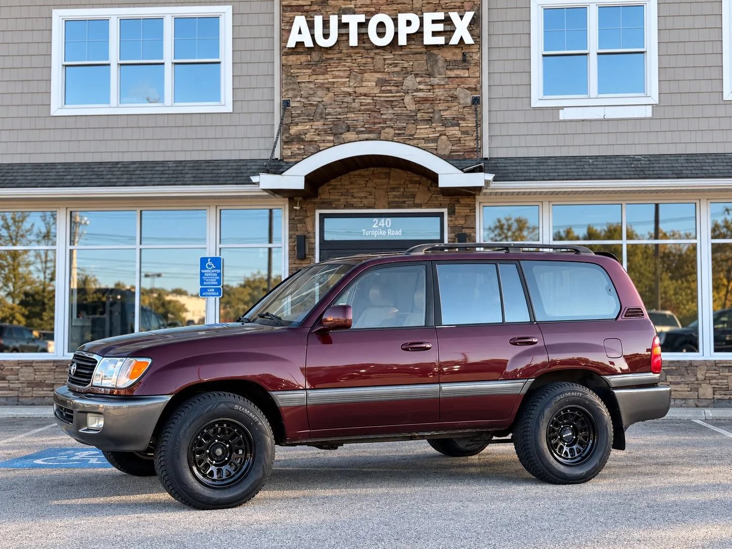 Used 2000 Toyota Land Cruiser w/ Convenience Pkg AWD/4WD image 3