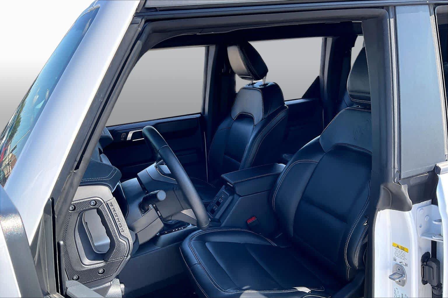 Used 2025 Ford Bronco Outer Banks AWD/4WD image 7