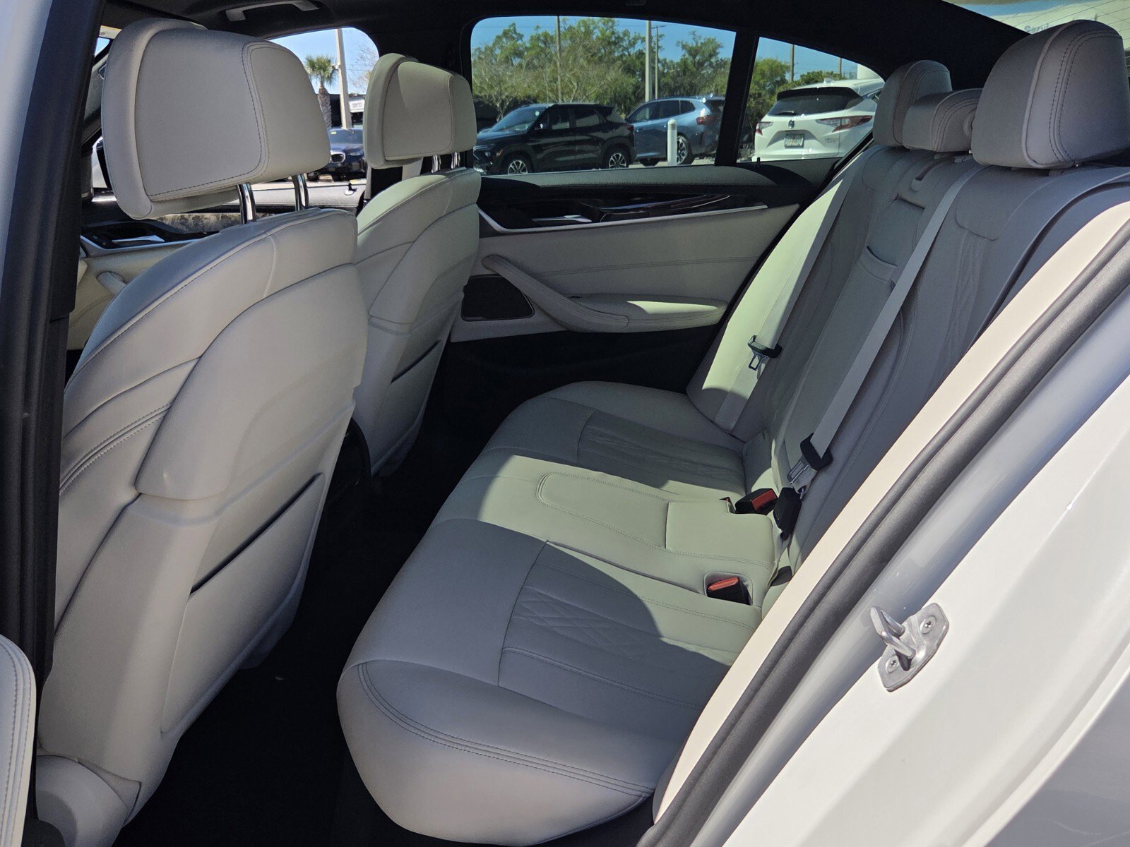 Used 2021 BMW 540i w/ Premium Package image 11