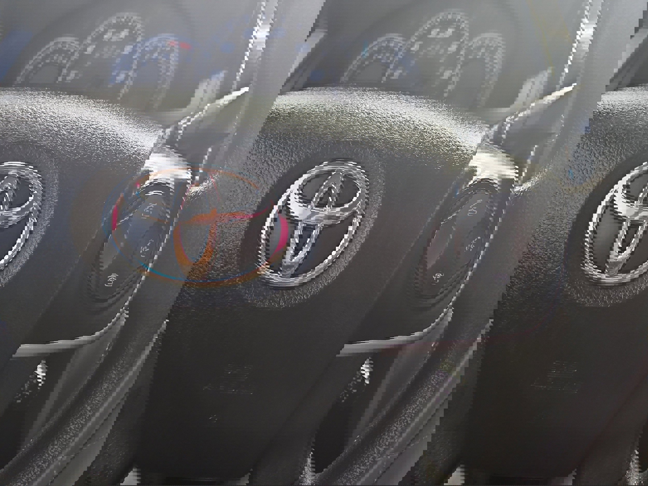 Used 2014 Toyota Camry LE image 12