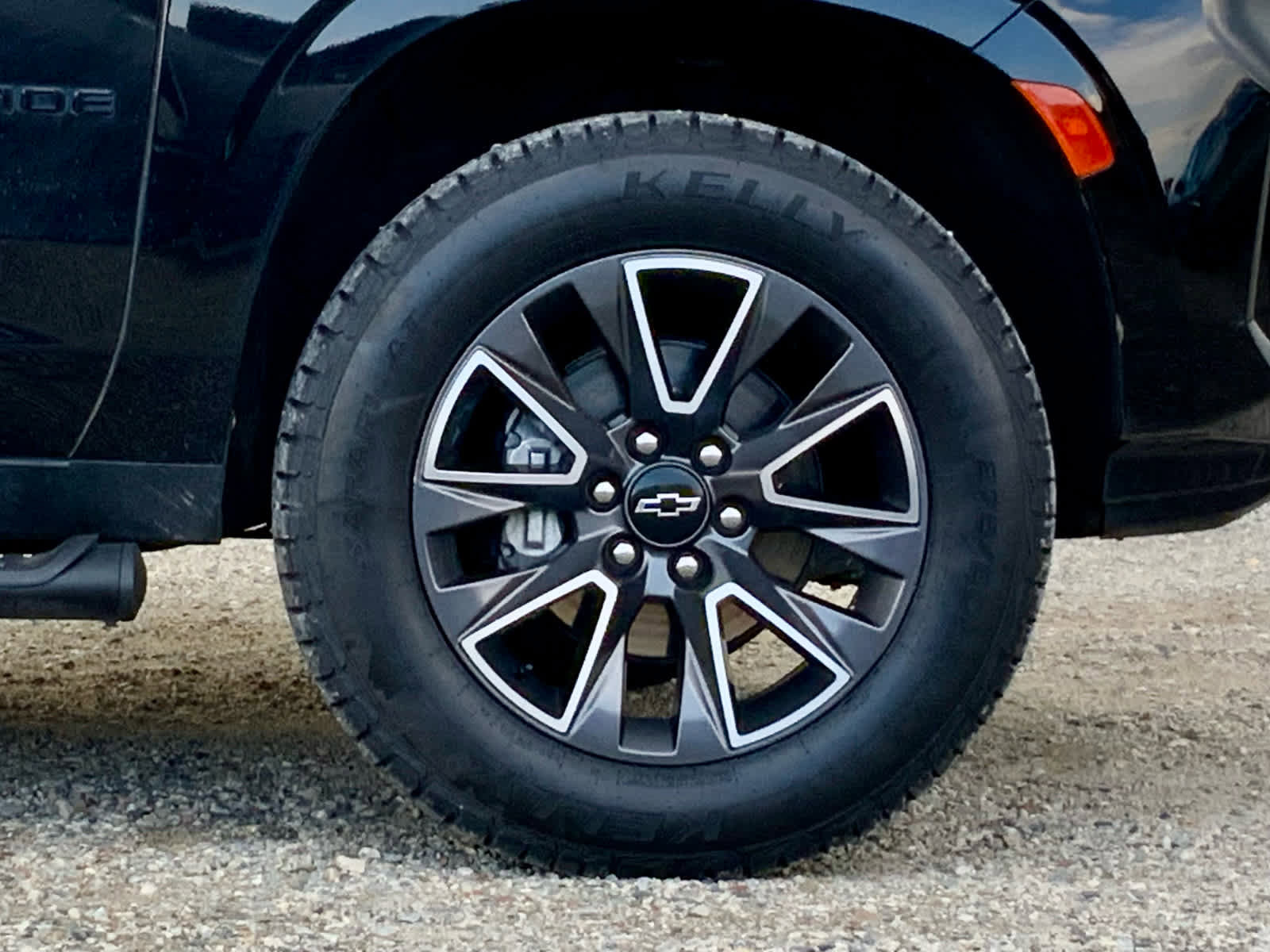 Used 2023 Chevrolet Tahoe Z71 w/ Off-Road Capability Package image 19