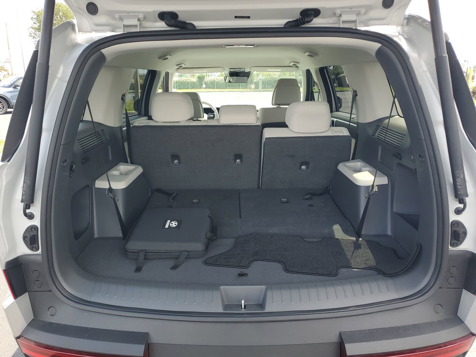 Used 2026 Hyundai Santa Fe SE FWD image 6
