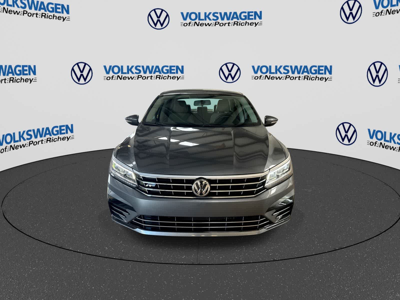 Used 2018 Volkswagen Passat 2.0T R-Line FWD image 17