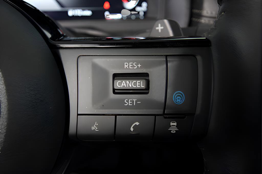 Used 2024 Nissan Rogue SL w/ SL Premium Package image 22