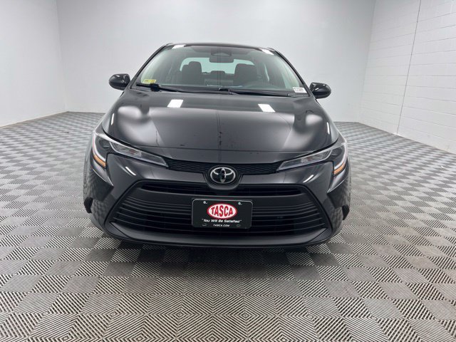 Used 2026 Toyota Corolla LE FWD image 3