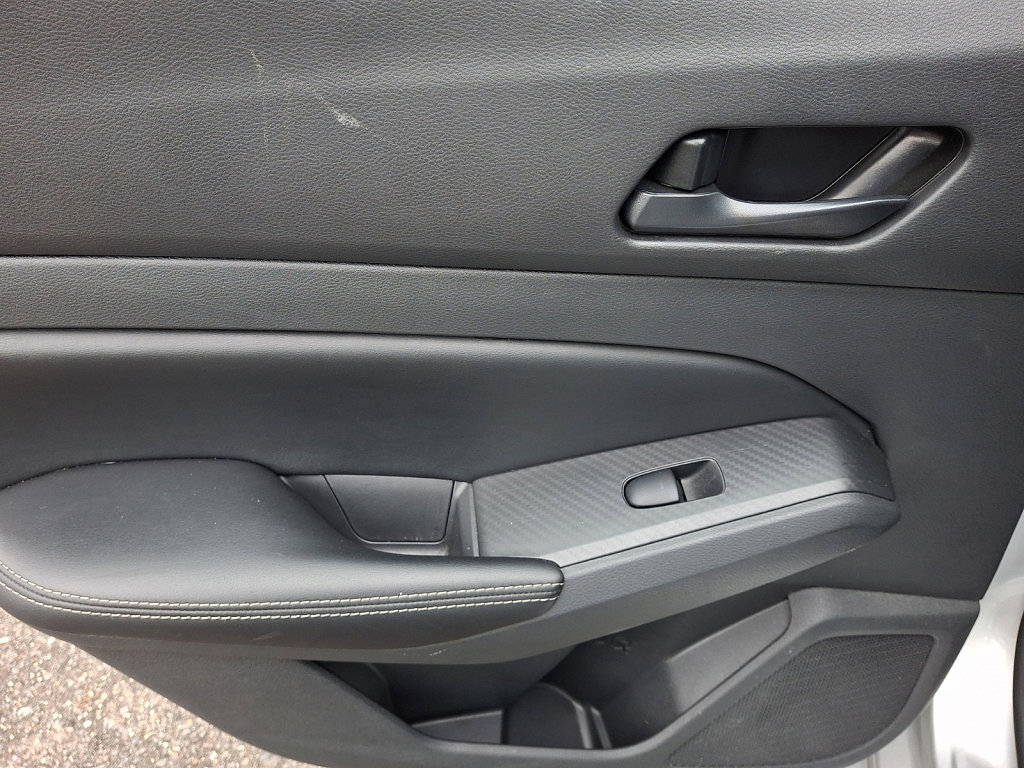 Used 2024 Nissan Altima 2.5 SV FWD image 19