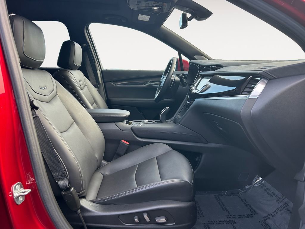 Used 2024 Cadillac XT6 Sport w/ Technology Package image 10