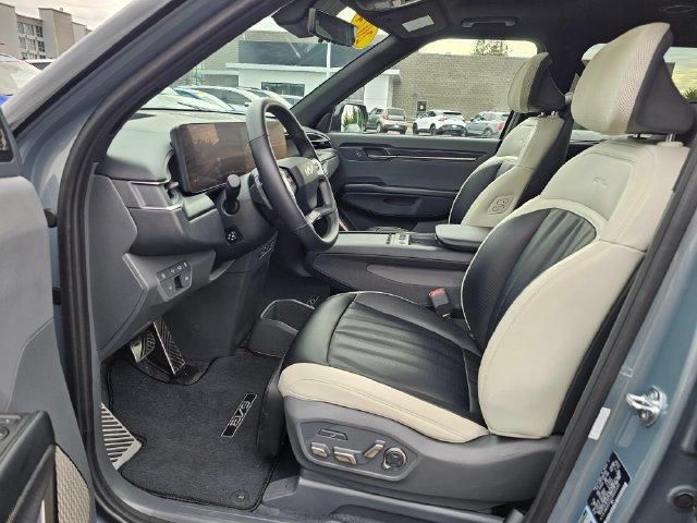 Certified 2024 Kia EV9 GT-Line AWD/4WD image 23