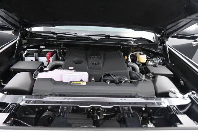 Used 2026 Toyota Tundra Limited AWD/4WD image 12