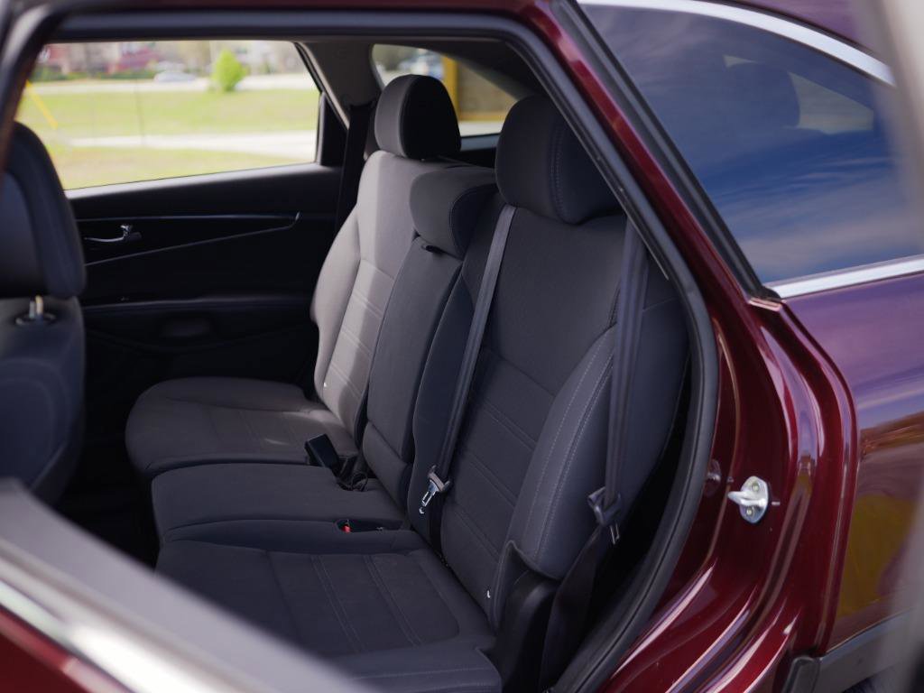 Used 2016 Kia Sorento LX w/ LX Convenience Package image 17