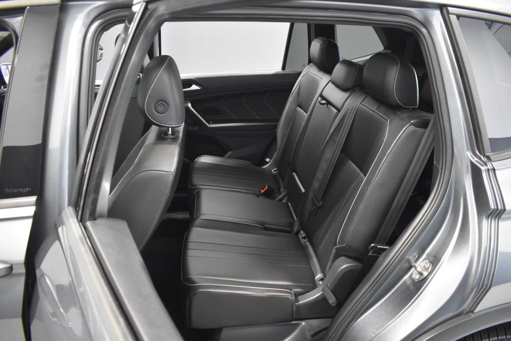 Used 2023 Volkswagen Tiguan SE R-Line FWD image 30