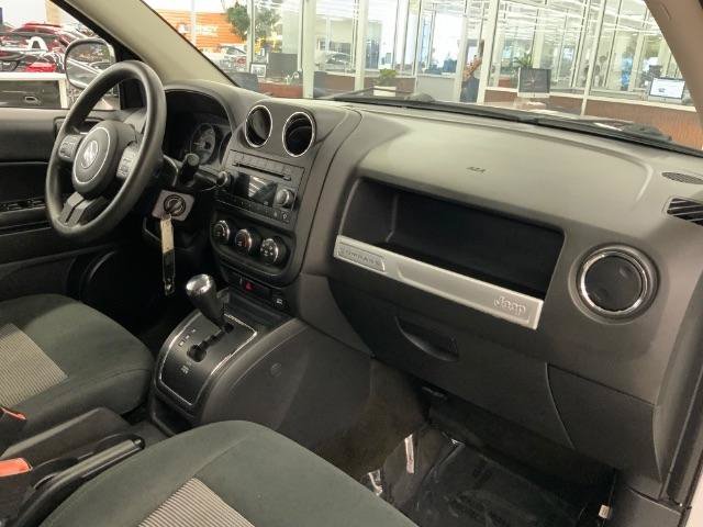 Used 2015 Jeep Compass Sport w/ Power Value Group AWD/4WD image 9