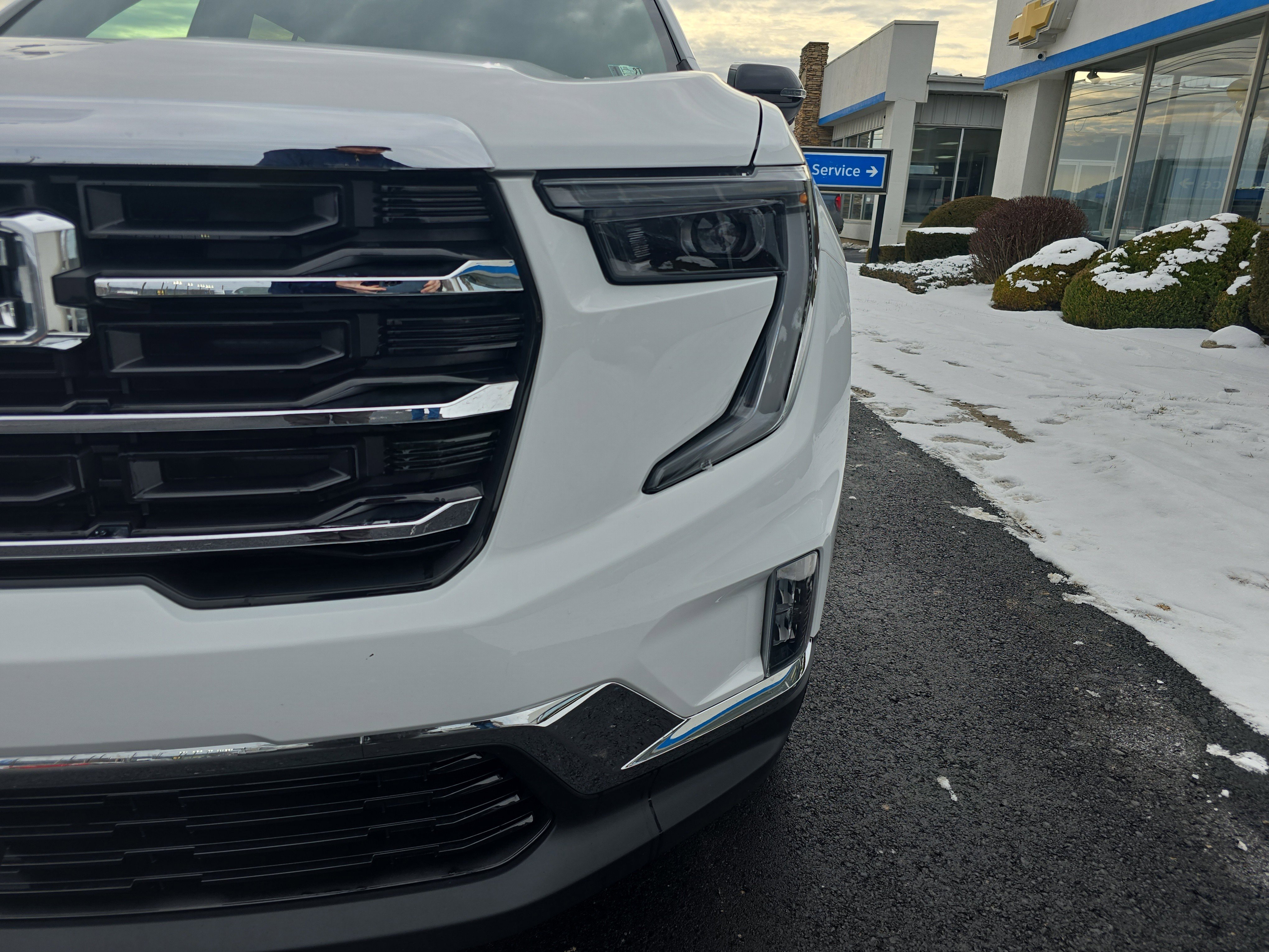 Used 2025 GMC Acadia Elevation w/ Elevation Premium Package image 10