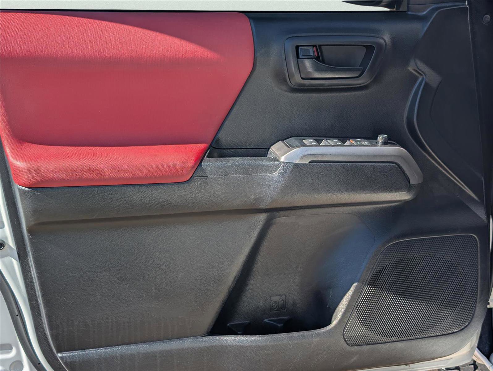 Used 2021 Toyota Tacoma SR5 image 10