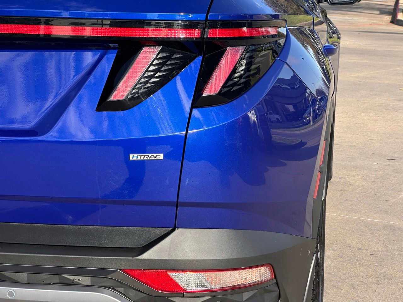 Used 2023 Hyundai Tucson Limited w/ Cargo Package image 12