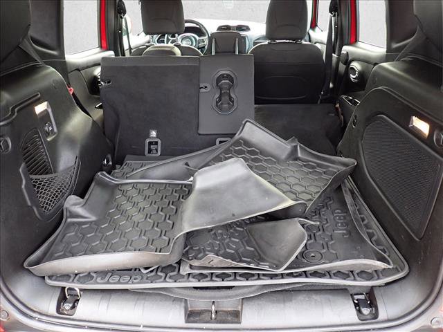 Used 2015 Jeep Renegade Latitude w/ Popular Equipment Group AWD/4WD image 8