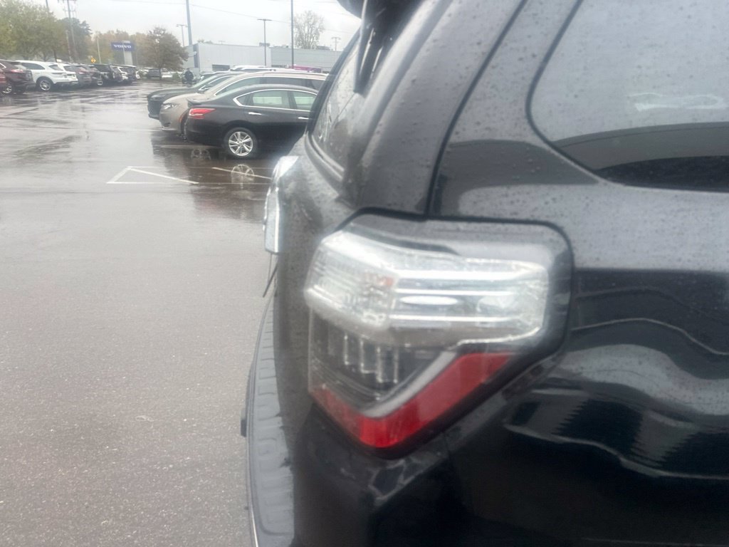Used 2021 Toyota 4Runner Limited AWD/4WD image 15