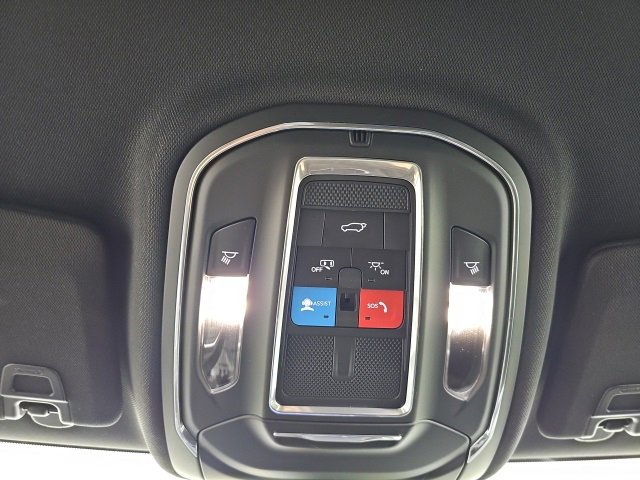 Certified 2024 Jeep Grand Cherokee Altitude image 27