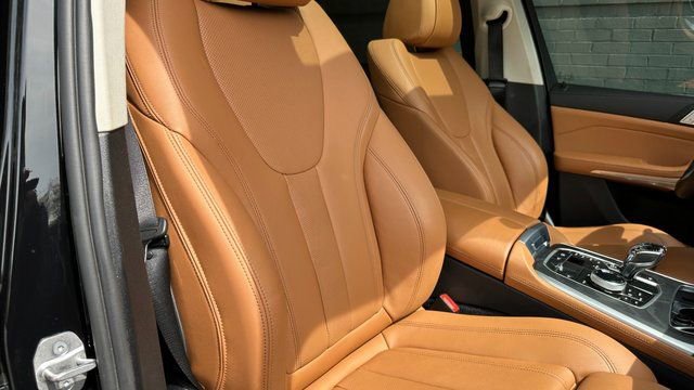 Used 2022 BMW X7 xDrive40i w/ M Sport Package image 18