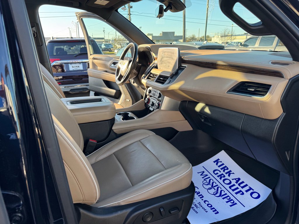 Used 2021 Chevrolet Tahoe Premier w/ Premium Package image 19