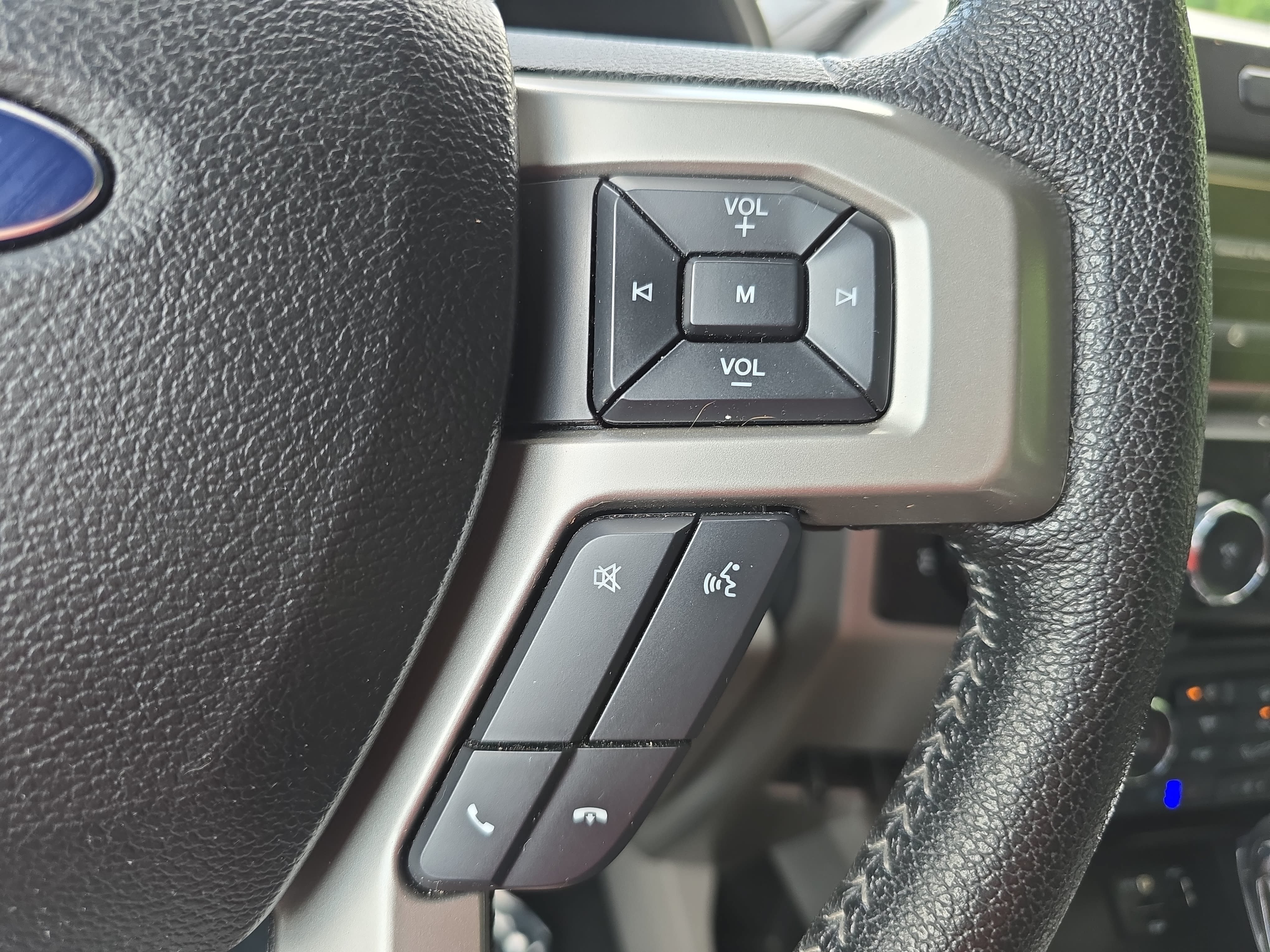 Used 2015 Ford F150 Lariat w/ Equipment Group 501A Mid AWD/4WD image 17