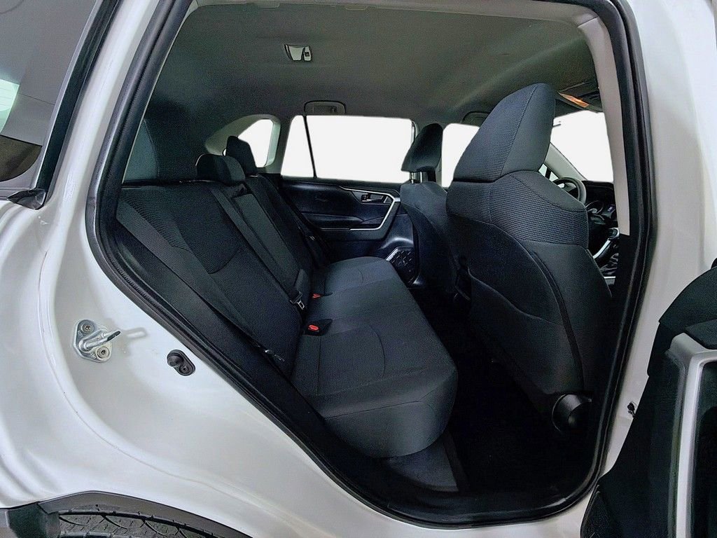 Used 2020 Toyota RAV4 LE image 21