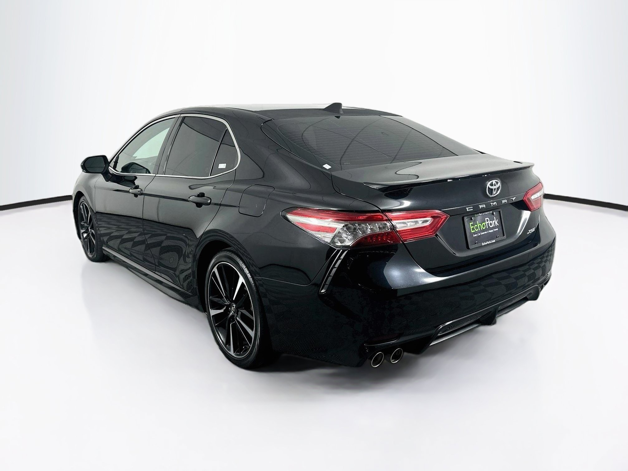 Used 2019 Toyota Camry XSE FWD image 5