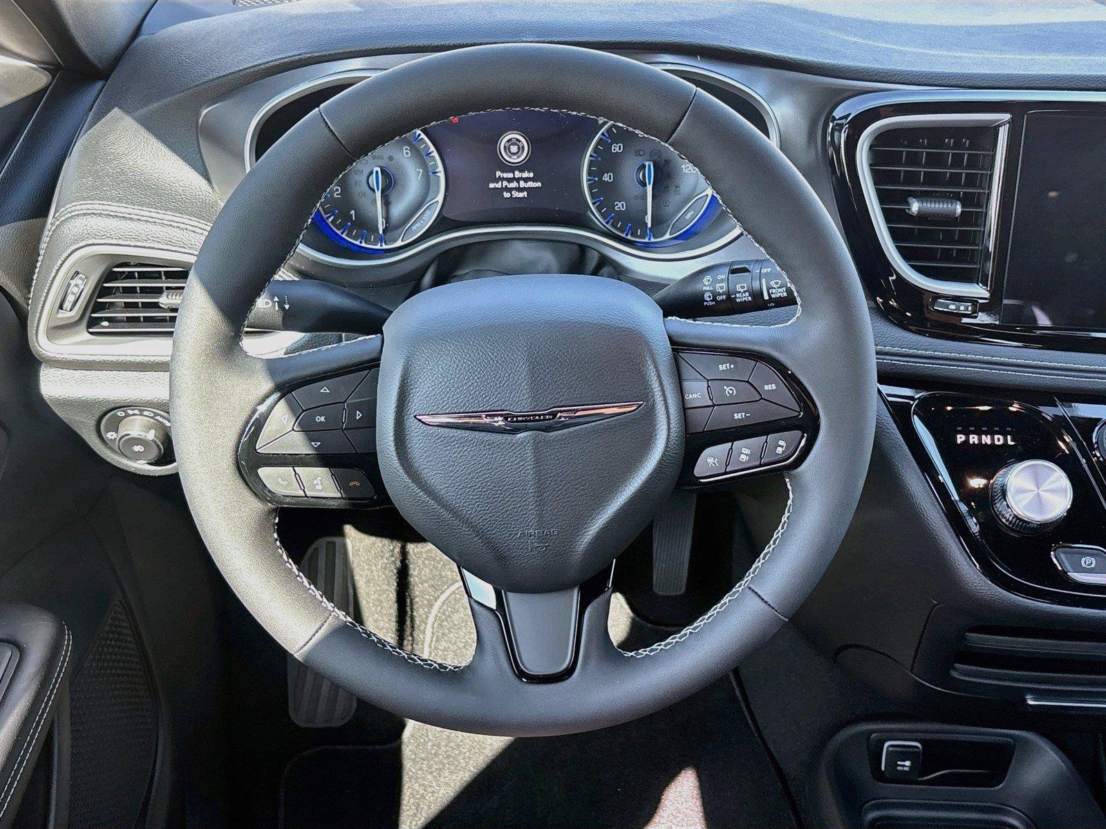 New 2026 Chrysler Pacifica Select w/ S Appearance Package AWD/4WD image 18