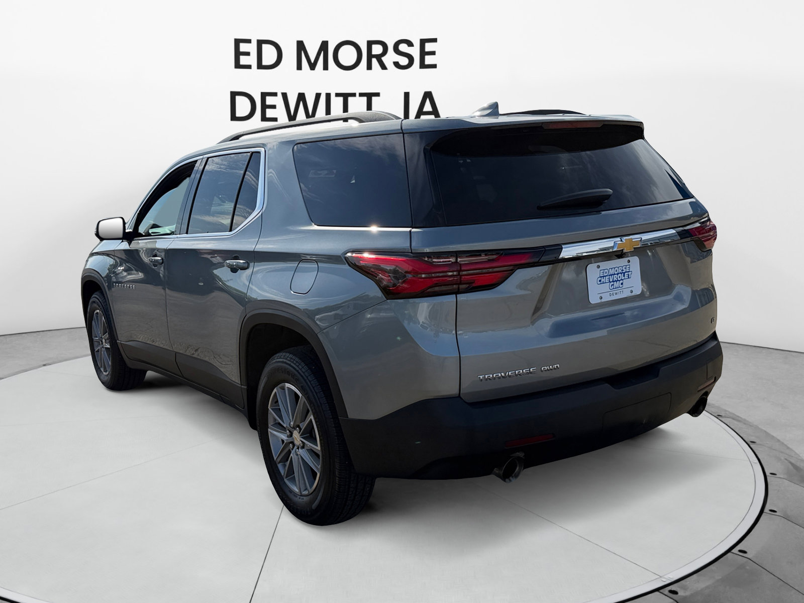 Used 2023 Chevrolet Traverse LT AWD/4WD image 3