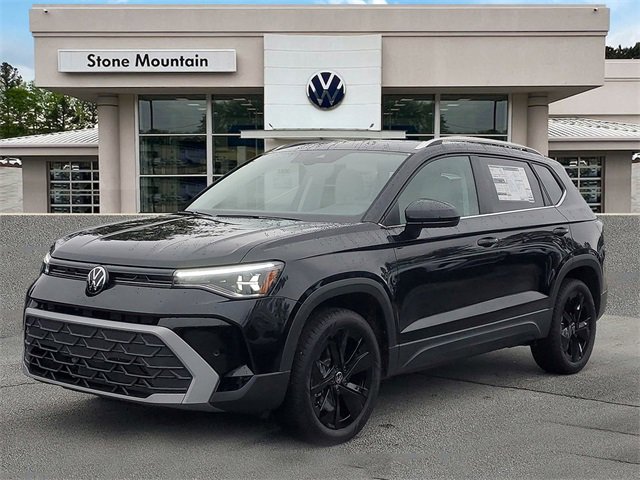 New 2026 Volkswagen Taos SE image 1