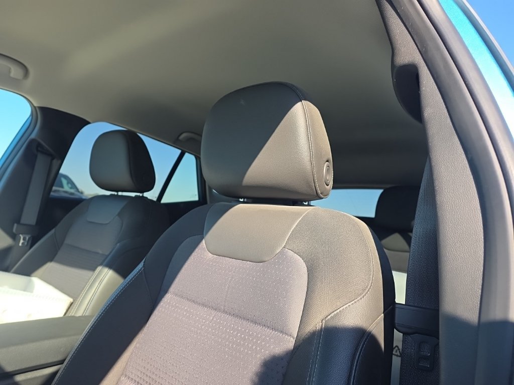 Used 2025 Chevrolet Trax LT w/ Driver Confidence Package FWD image 46