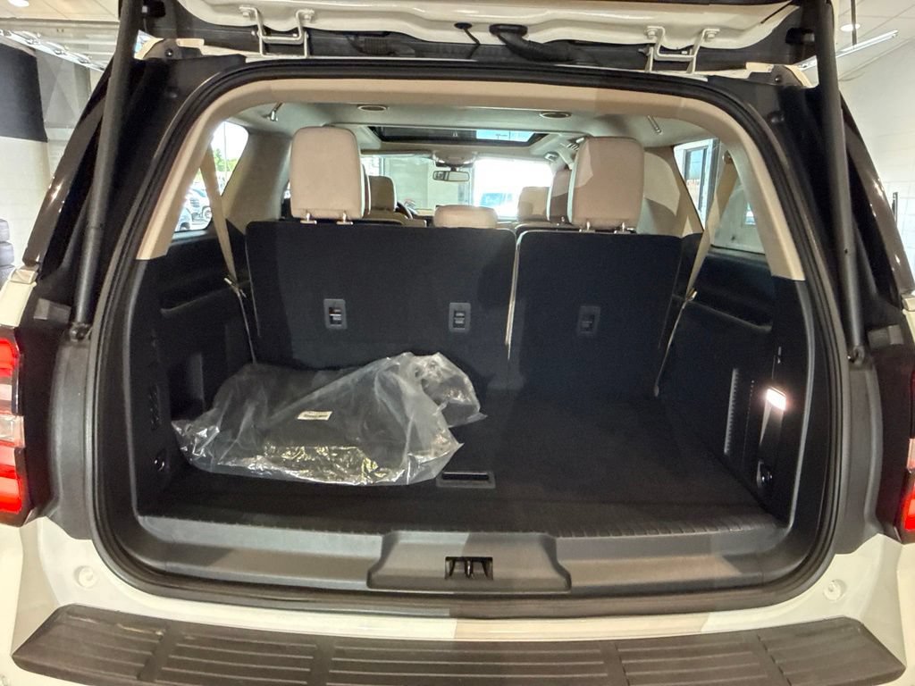 Used 2022 Ford Expedition Max Limited AWD/4WD image 19
