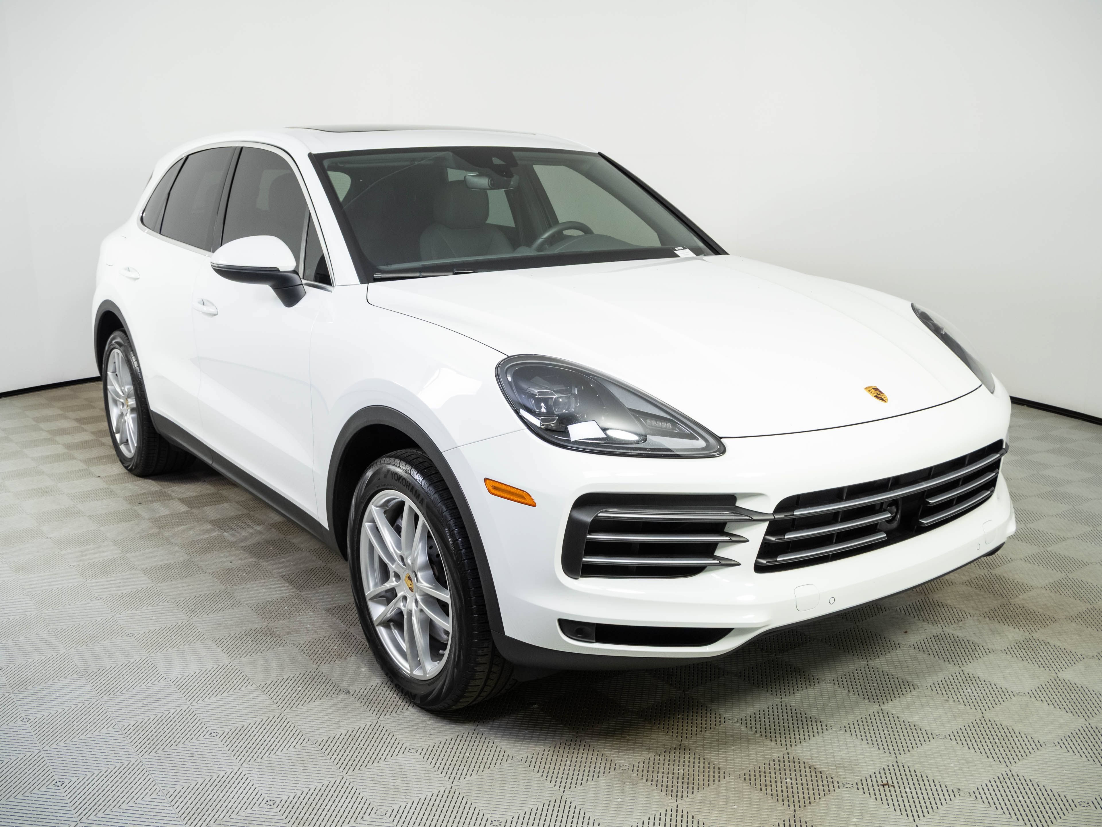 Certified 2023 Porsche Cayenne AWD/4WD image 26