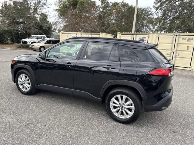 Used 2023 Toyota Corolla Cross LE image 4