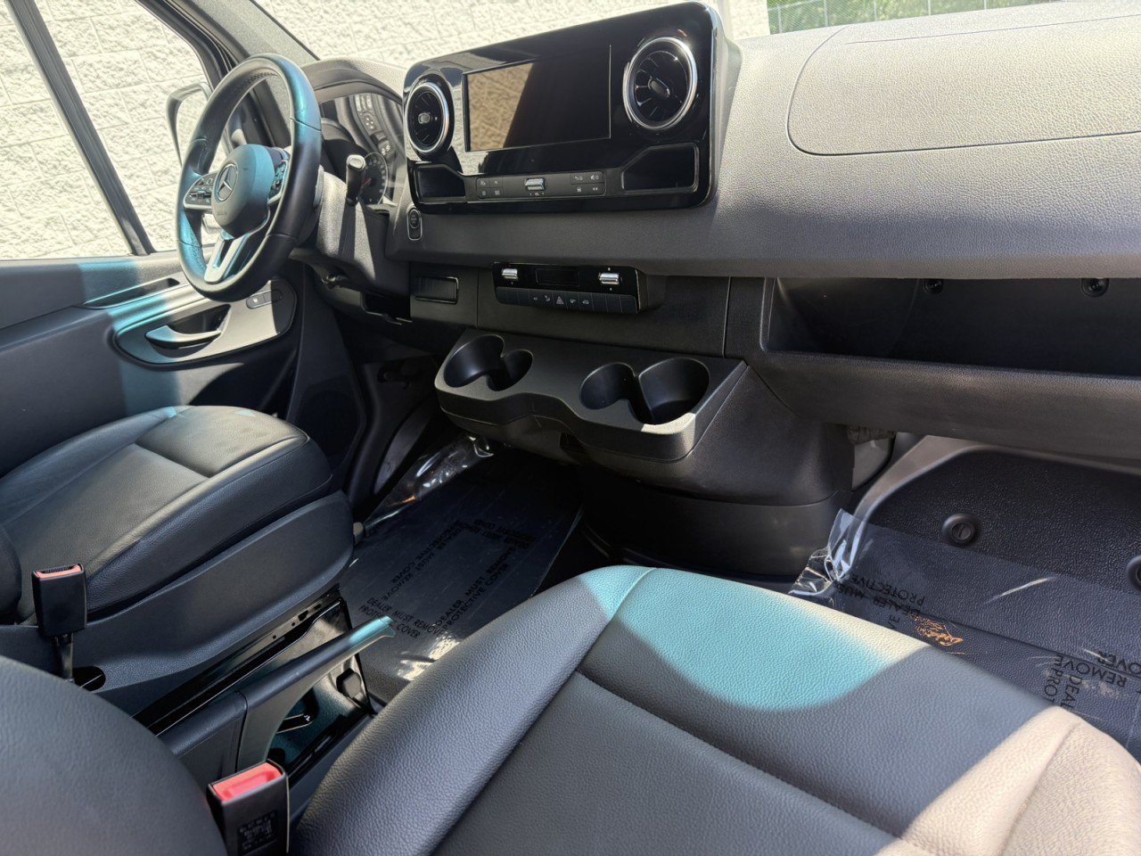 Used 2024 Mercedes-Benz Sprinter 2500 image 10