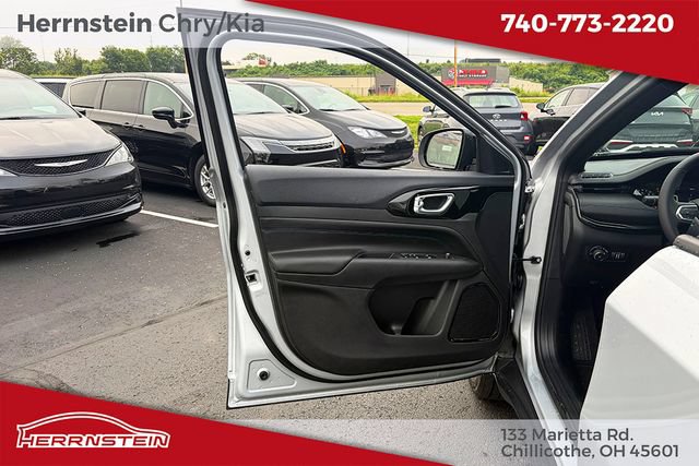 New 2026 Jeep Compass Latitude AWD/4WD image 14