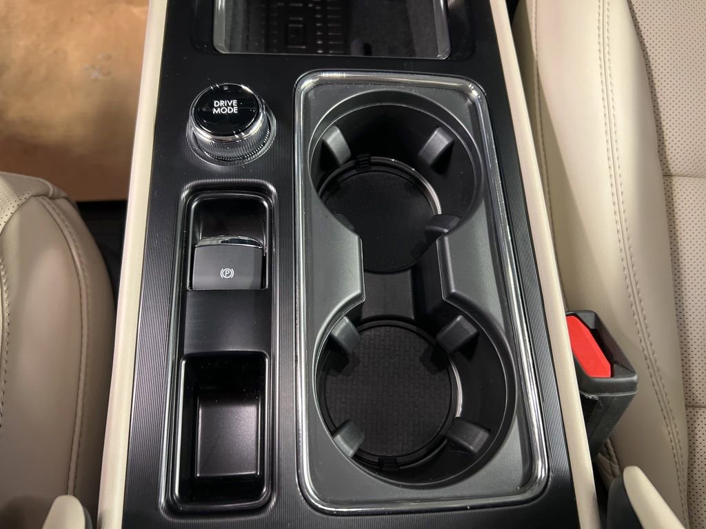 Used 2026 Lincoln Corsair Premiere image 17