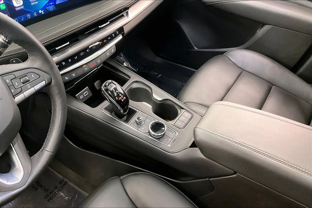 Used 2024 Cadillac XT4 Premium Luxury image 16