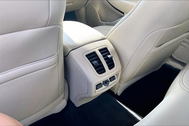 Used 2017 Ford Taurus Limited image 10