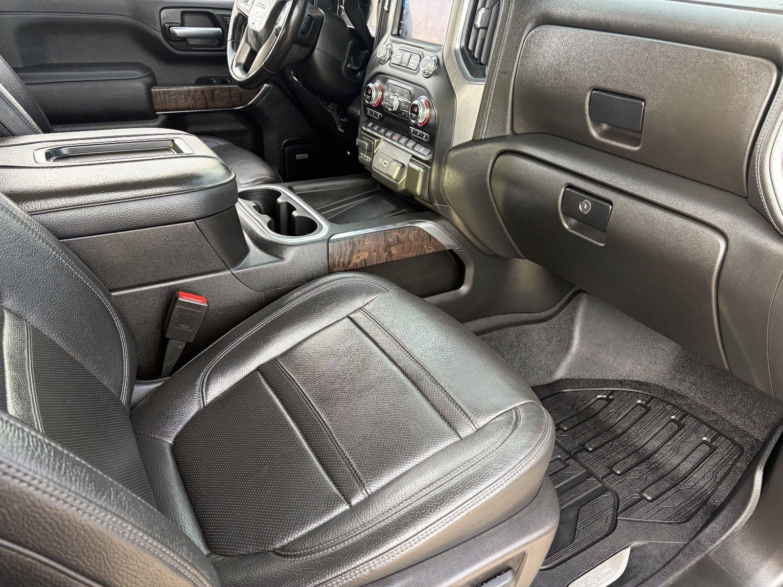 Used 2022 GMC Sierra 3500 Denali w/ Denali Ultimate Package AWD/4WD image 13