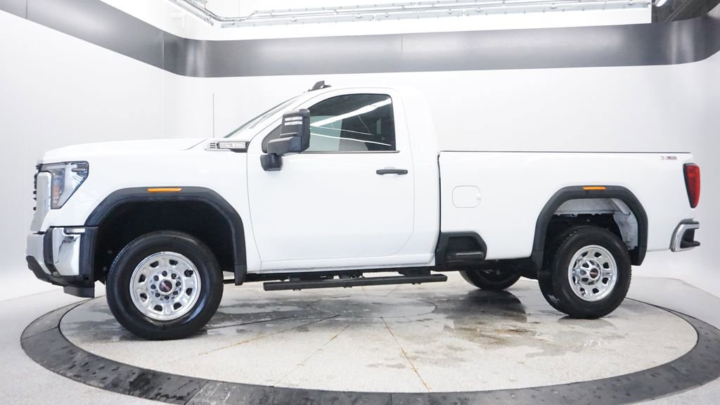 Used 2024 GMC Sierra 3500 Pro image 2