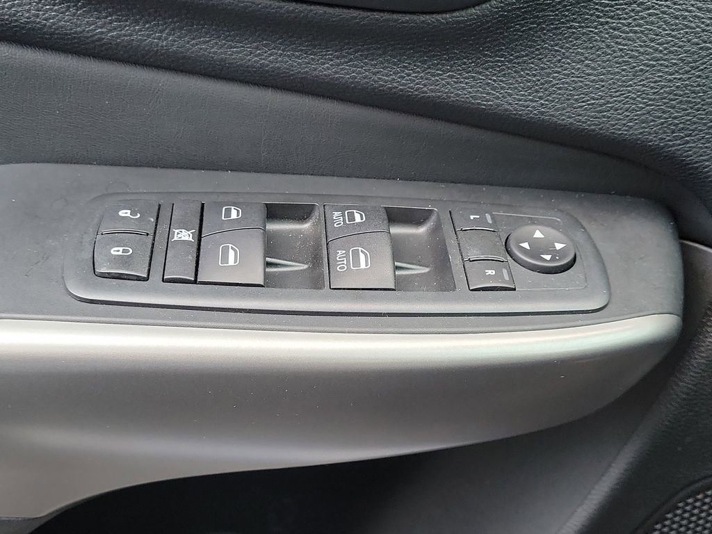 Used 2021 Jeep Cherokee Latitude Lux 80th Anniv w/ Quick Order Package 26U 80TH image 29