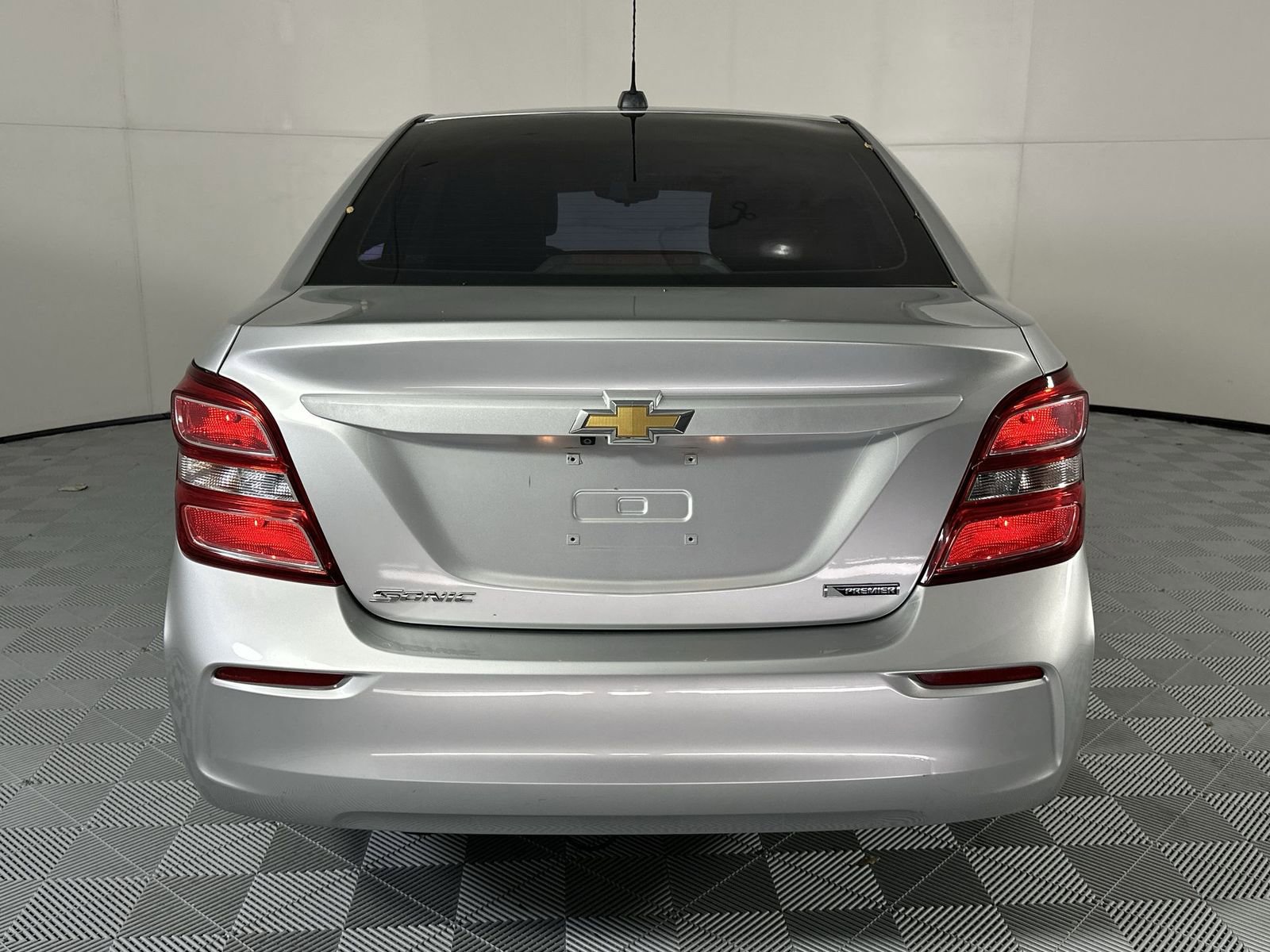 Used 2019 Chevrolet Sonic Premier FWD image 7
