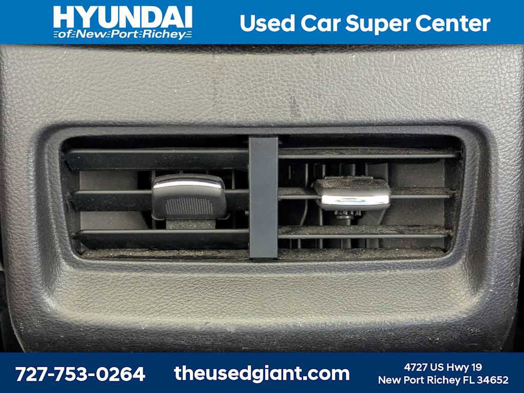 Used 2015 Ford Edge SEL AWD/4WD image 16